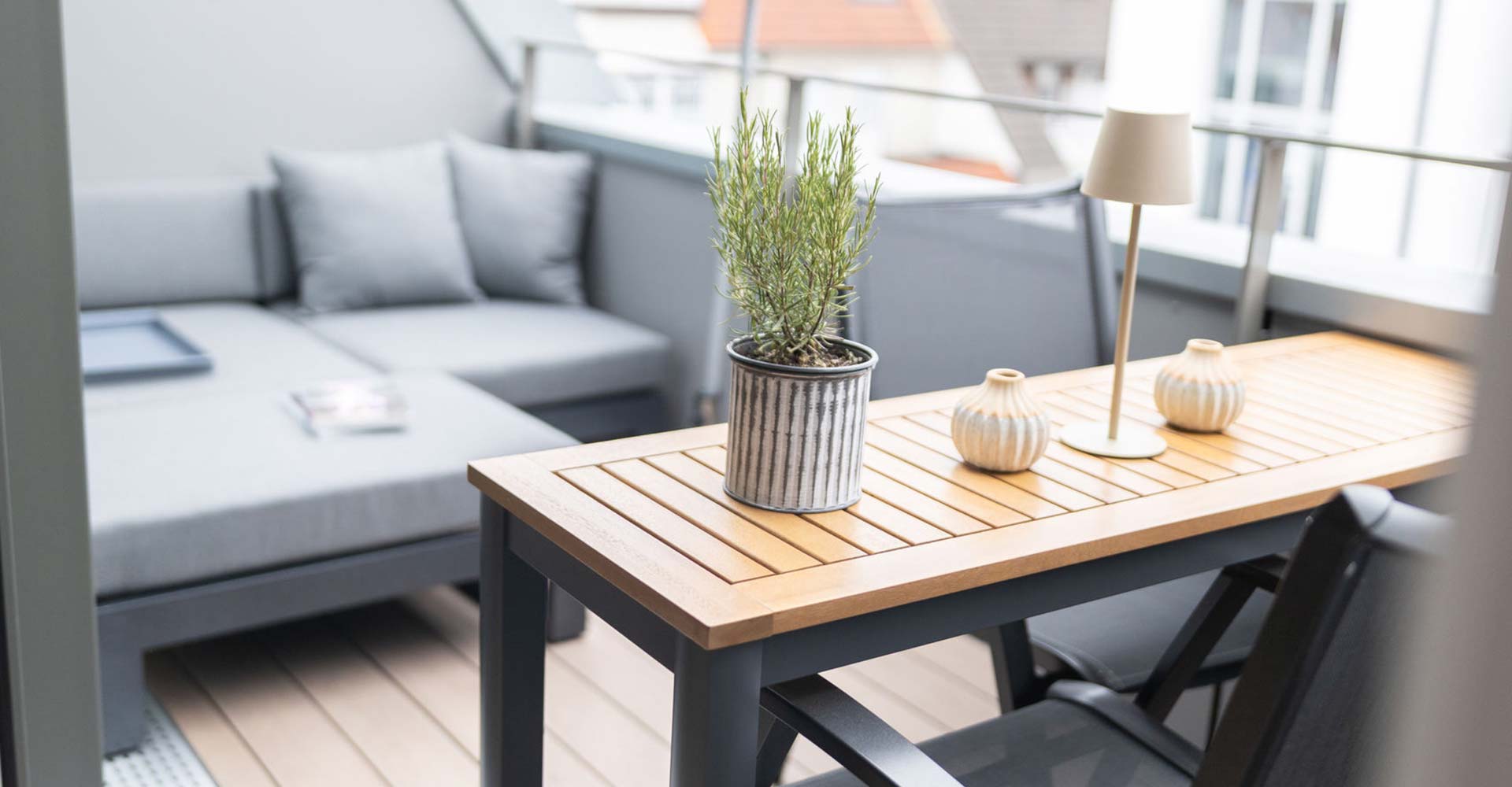header-lounge-V2